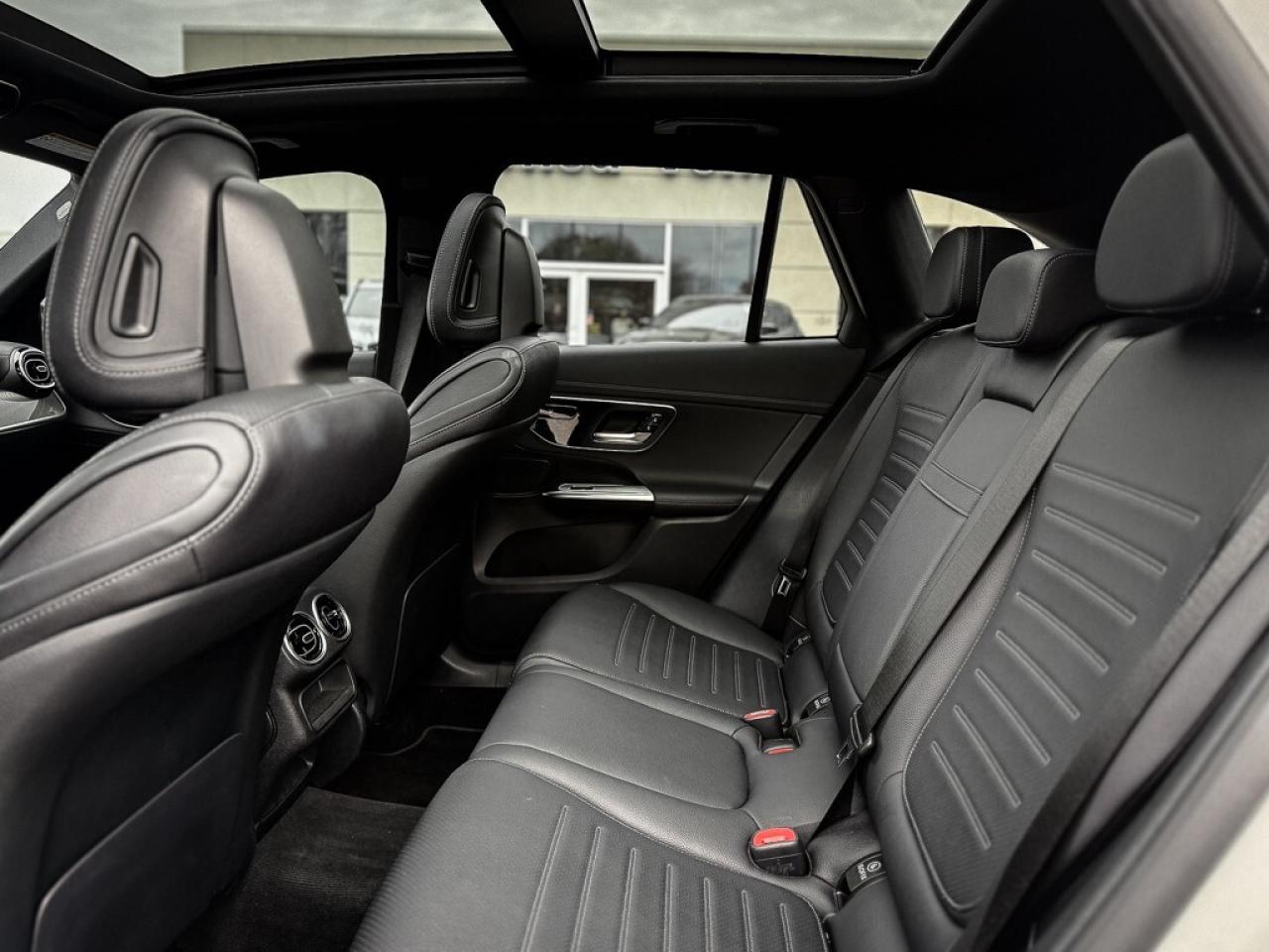 2024 Mercedes-Benz GLC300 AWD   360 CAM   HEATED SEATS   PANO ROOF   20-IN Photo