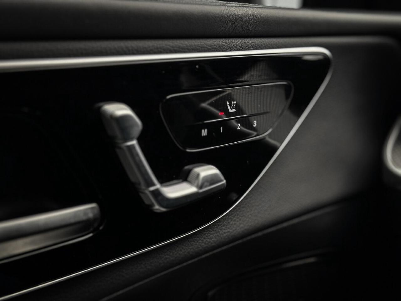 2024 Mercedes-Benz GLC300 AWD   360 CAM   HEATED SEATS   PANO ROOF   20-IN Photo