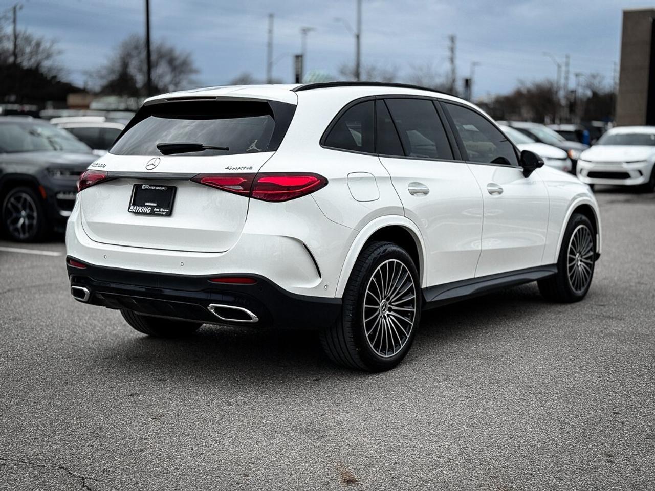 2024 Mercedes-Benz GLC300 AWD   360 CAM   HEATED SEATS   PANO ROOF   20-IN Photo