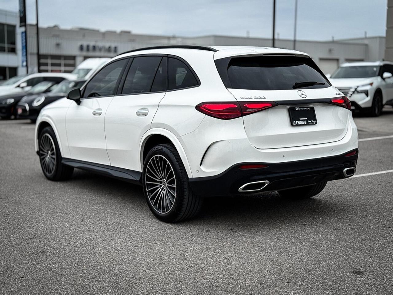 2024 Mercedes-Benz GLC300 AWD   360 CAM   HEATED SEATS   PANO ROOF   20-IN Photo