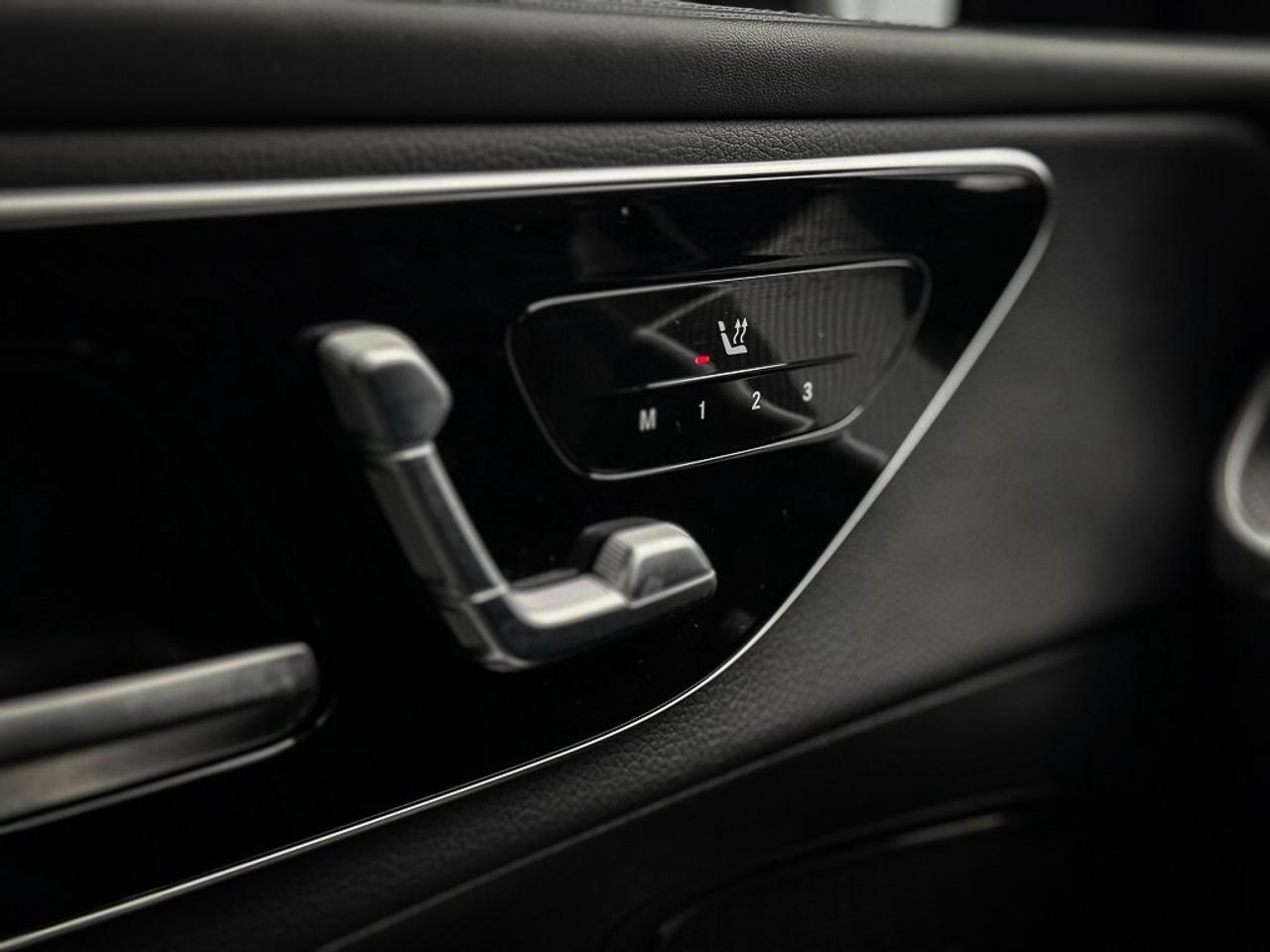 2024 Mercedes-Benz GLC300 AWD   360 CAM   HEATED SEATS   PANO ROOF   20-IN Photo