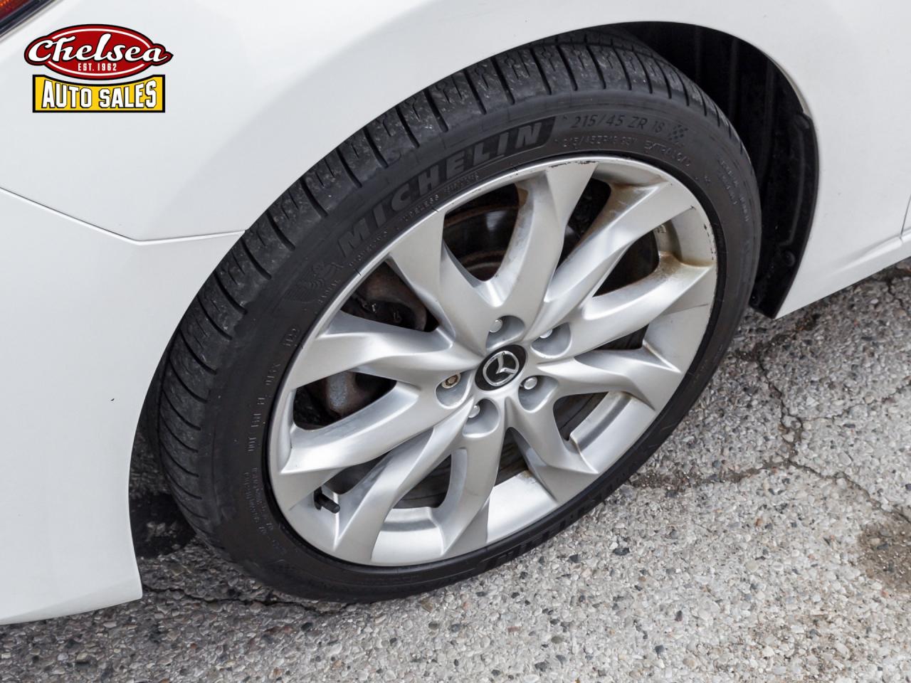 2016 Mazda MAZDA3 s Grand Touring AT 5-Door Photo3