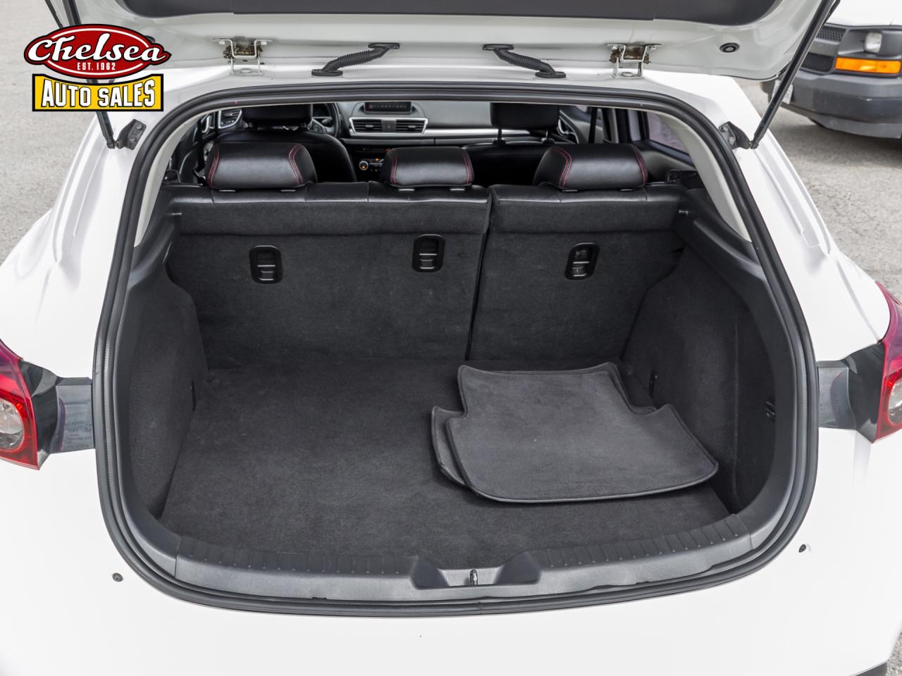 2016 Mazda MAZDA3 s Grand Touring AT 5-Door Photo