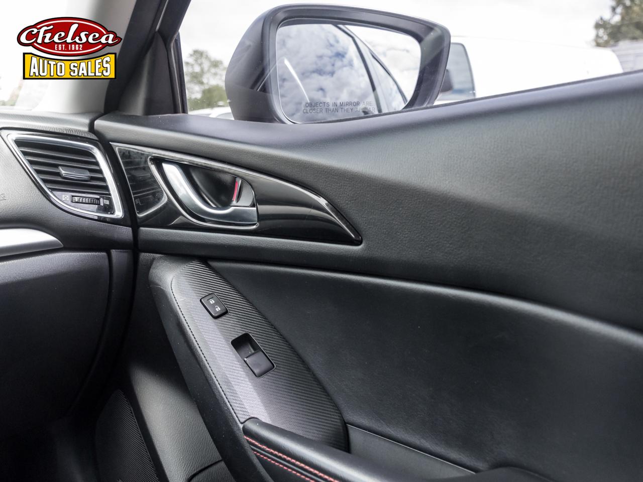 2016 Mazda MAZDA3 s Grand Touring AT 5-Door Photo