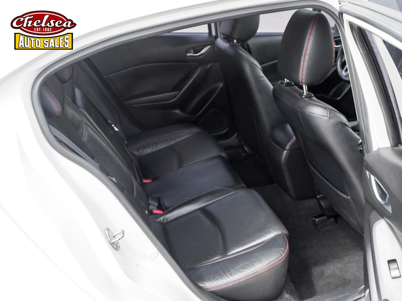 2016 Mazda MAZDA3 s Grand Touring AT 5-Door Photo