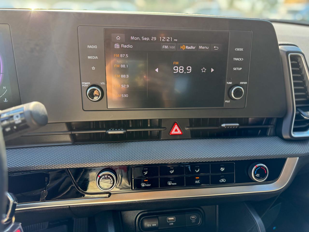 2024 Kia Sportage LX/AWD/1 OWNER/CAMERA/ACC/LDA/2.5L/NO ACCIDENTS Photo