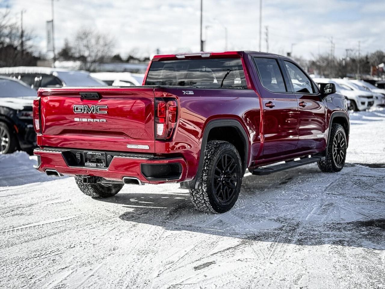 2023 GMC Sierra 1500 Elevation   CREW   ELEVATION BLACK PKG   X31 OFF R Photo4