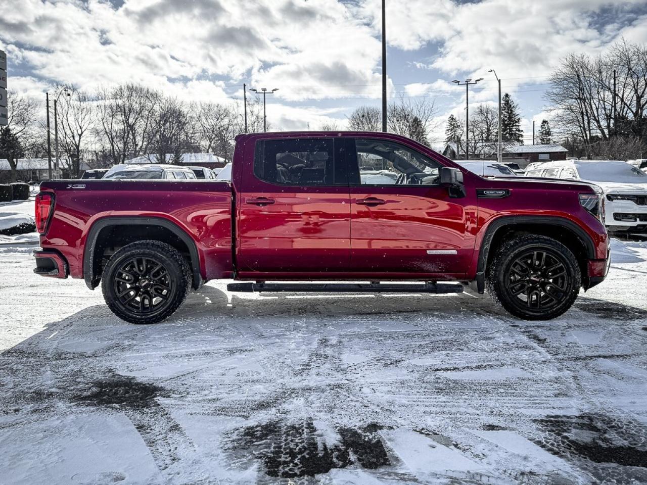 2023 GMC Sierra 1500 Elevation   CREW   ELEVATION BLACK PKG   X31 OFF R Photo3
