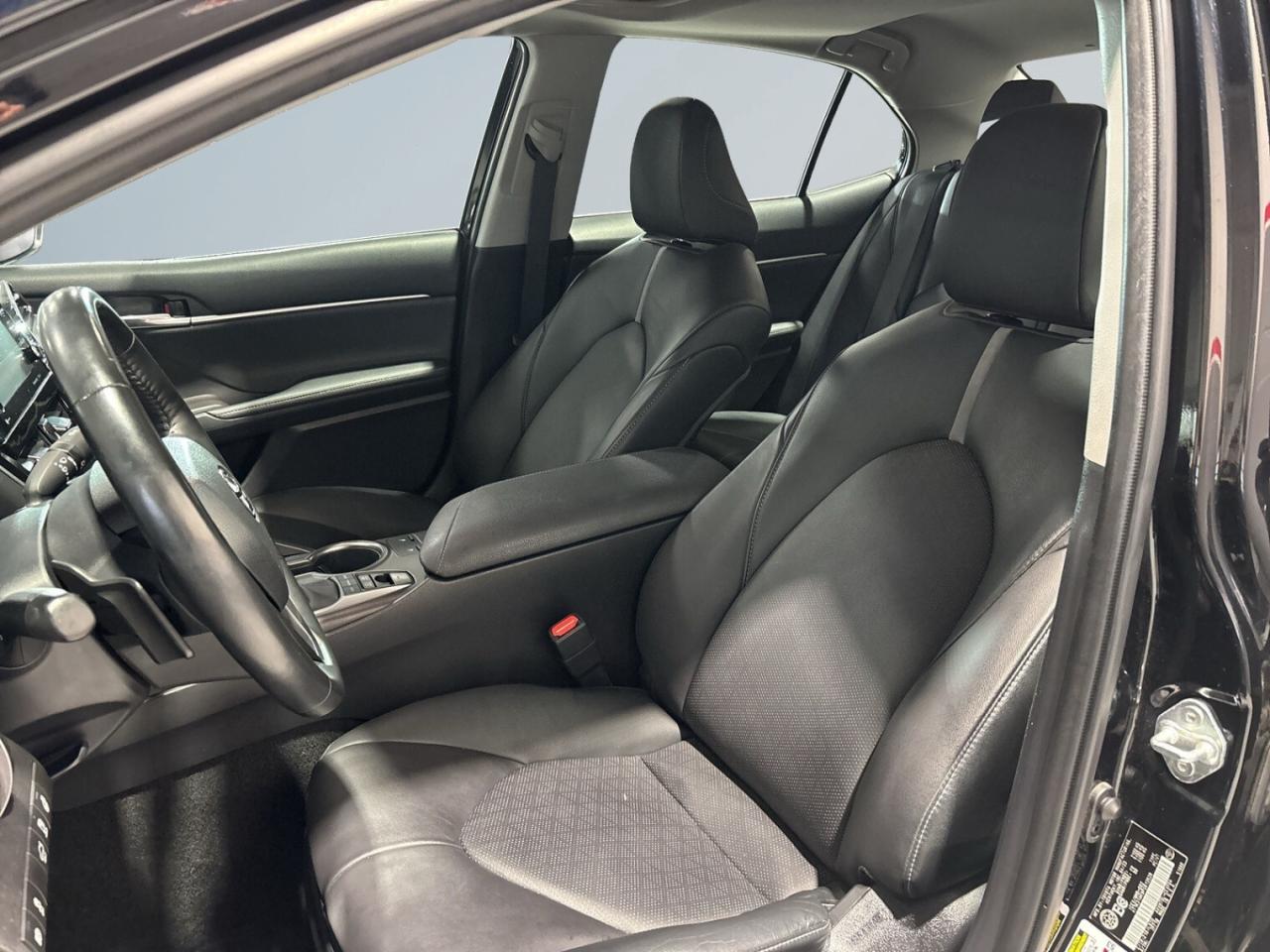 2023 Toyota Camry Hybrid XSE / Leather / NAVI / Sunroof / Drive Assi Photo
