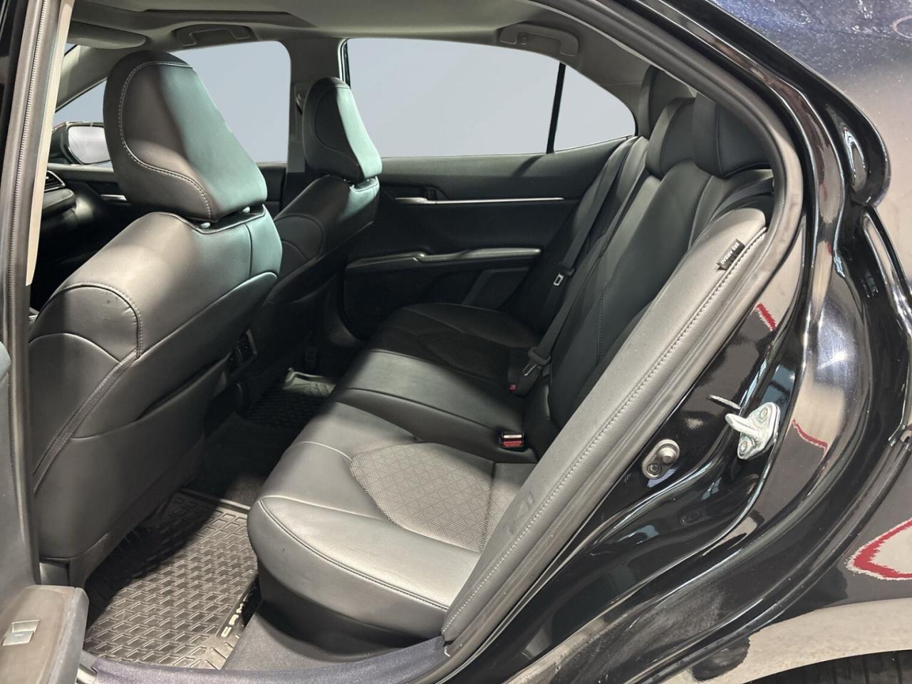 2023 Toyota Camry Hybrid XSE / Leather / NAVI / Sunroof / Drive Assi Photo