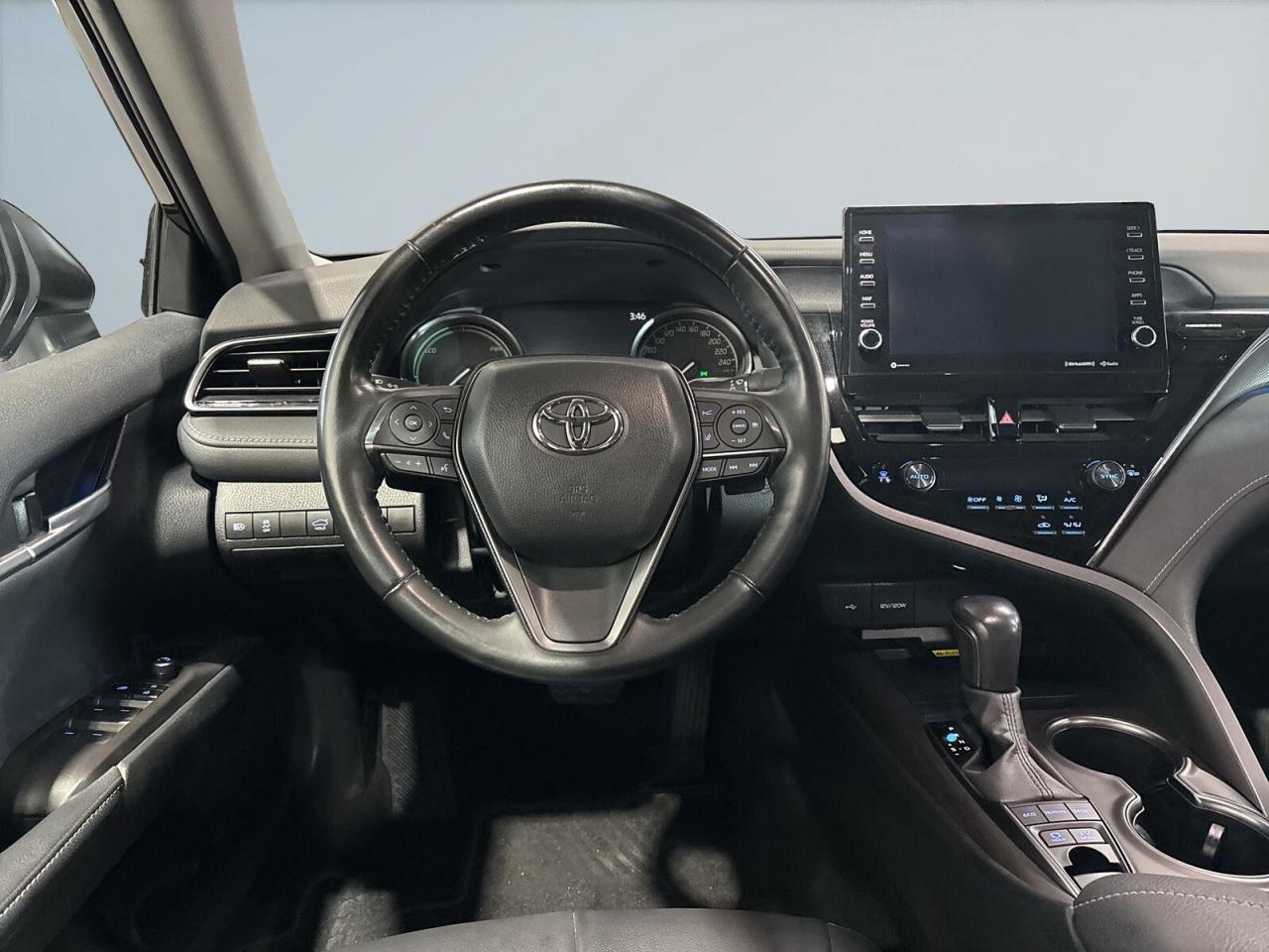2023 Toyota Camry Hybrid XSE / Leather / NAVI / Sunroof / Drive Assi Photo