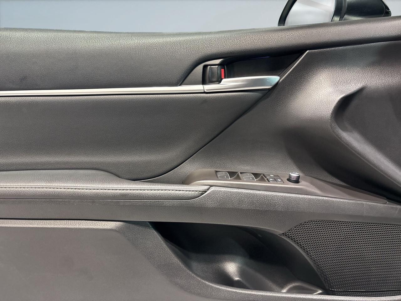 2023 Toyota Camry Hybrid XSE / Leather / NAVI / Sunroof / Drive Assi Photo