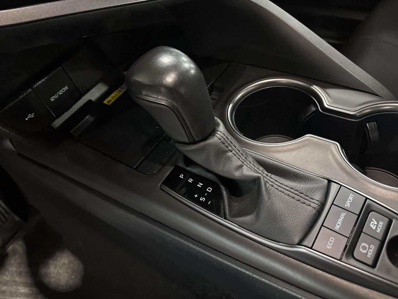 2023 Toyota Camry Hybrid XSE / Leather / NAVI / Sunroof / Drive Assi Photo