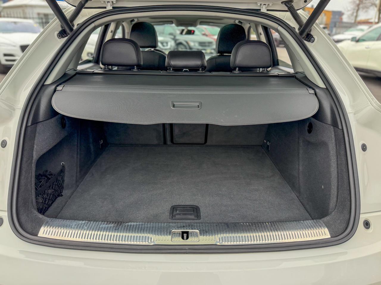 2016 Audi Q3 Technik/S-LINE/QUATTRO/LOW KM/BSM/CAMERA/PANO ... Photo