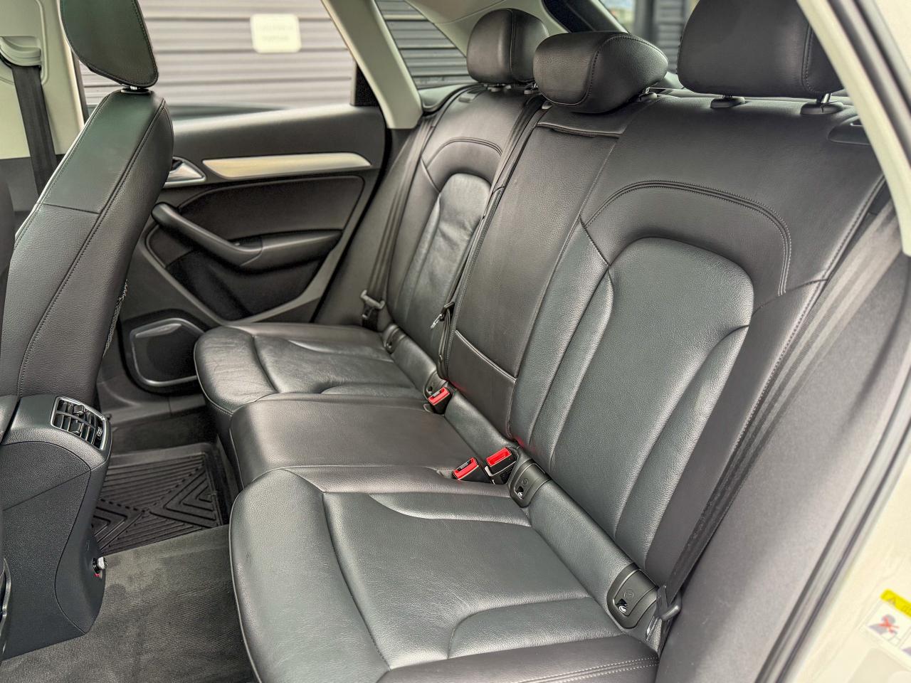 2016 Audi Q3 Technik/S-LINE/QUATTRO/LOW KM/BSM/CAMERA/PANO ... Photo