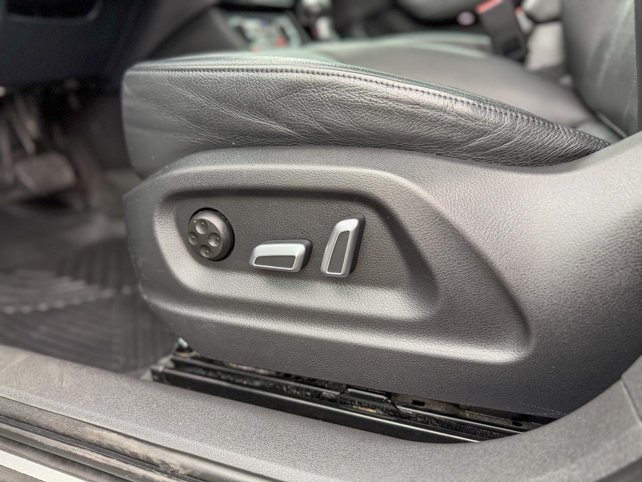 2016 Audi Q3 Technik/S-LINE/QUATTRO/LOW KM/BSM/CAMERA/PANO ... Photo