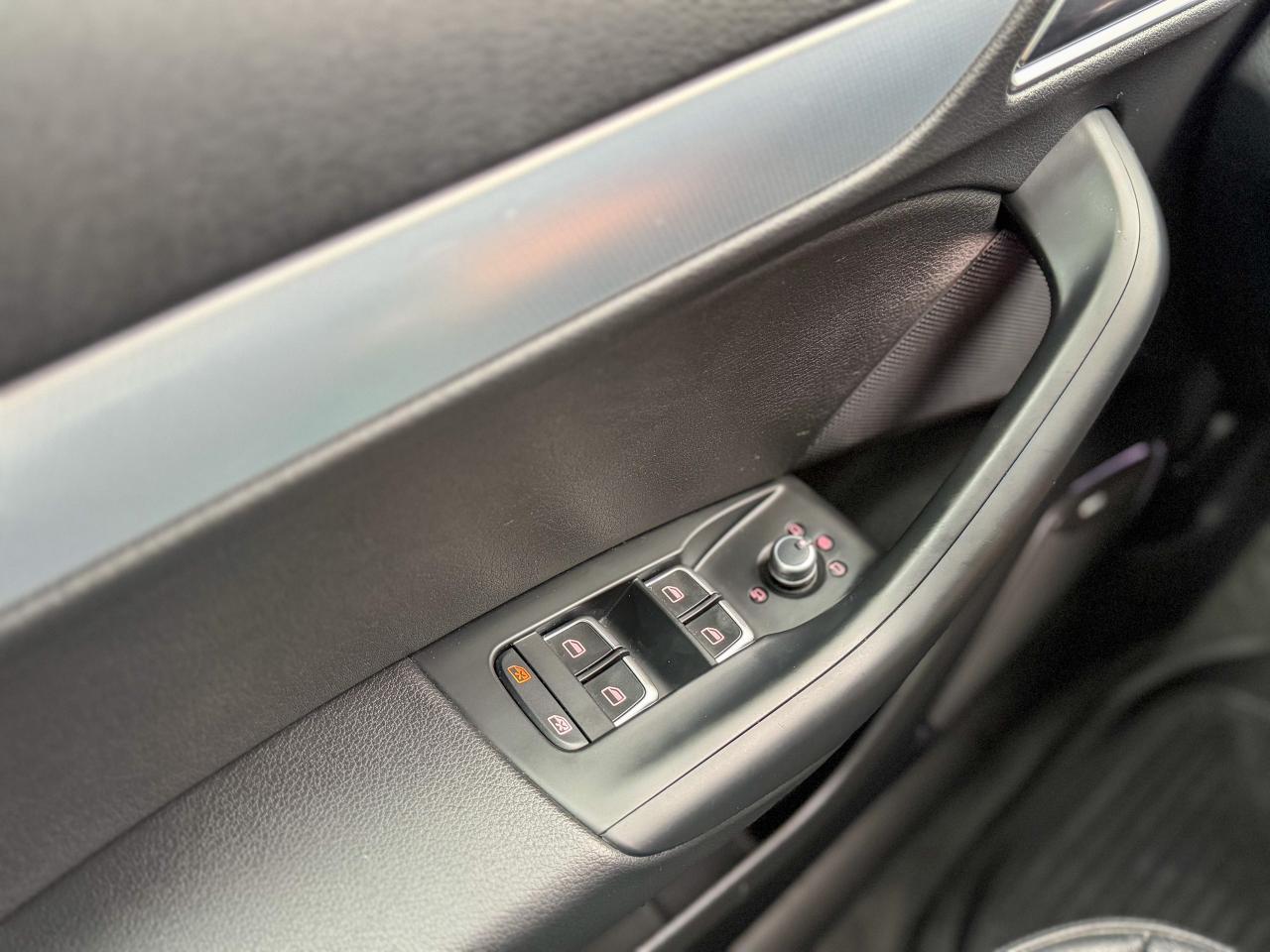 2016 Audi Q3 Technik/S-LINE/QUATTRO/LOW KM/BSM/CAMERA/PANO ... Photo