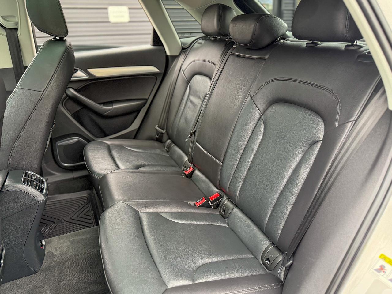 2016 Audi Q3 Technik/S-LINE/QUATTRO/LOW KM/BSM/CAMERA/PANO ... Photo