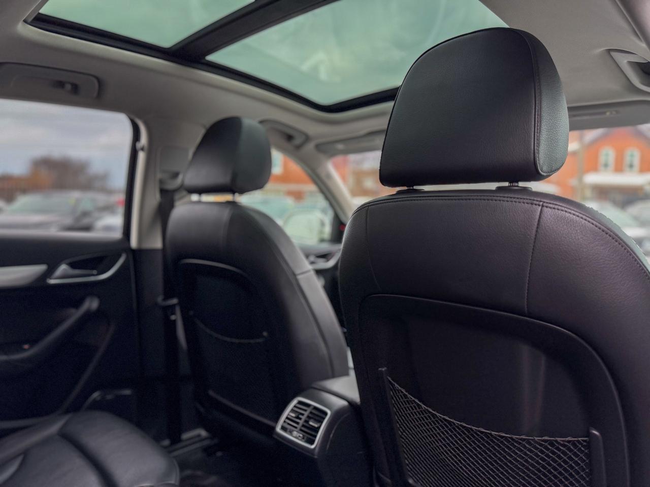 2016 Audi Q3 Technik/S-LINE/QUATTRO/LOW KM/BSM/CAMERA/PANO ... Photo