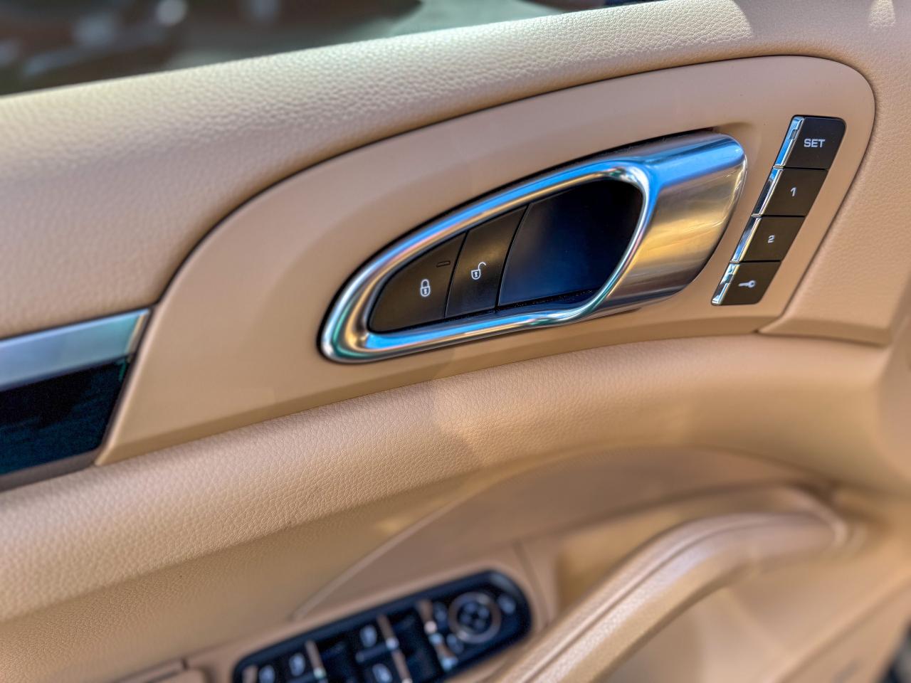 2015 Porsche Cayenne S/AWD/NAVI/PANO/CAMERA/LOW KM/PARK ASSIST/BOSE Photo