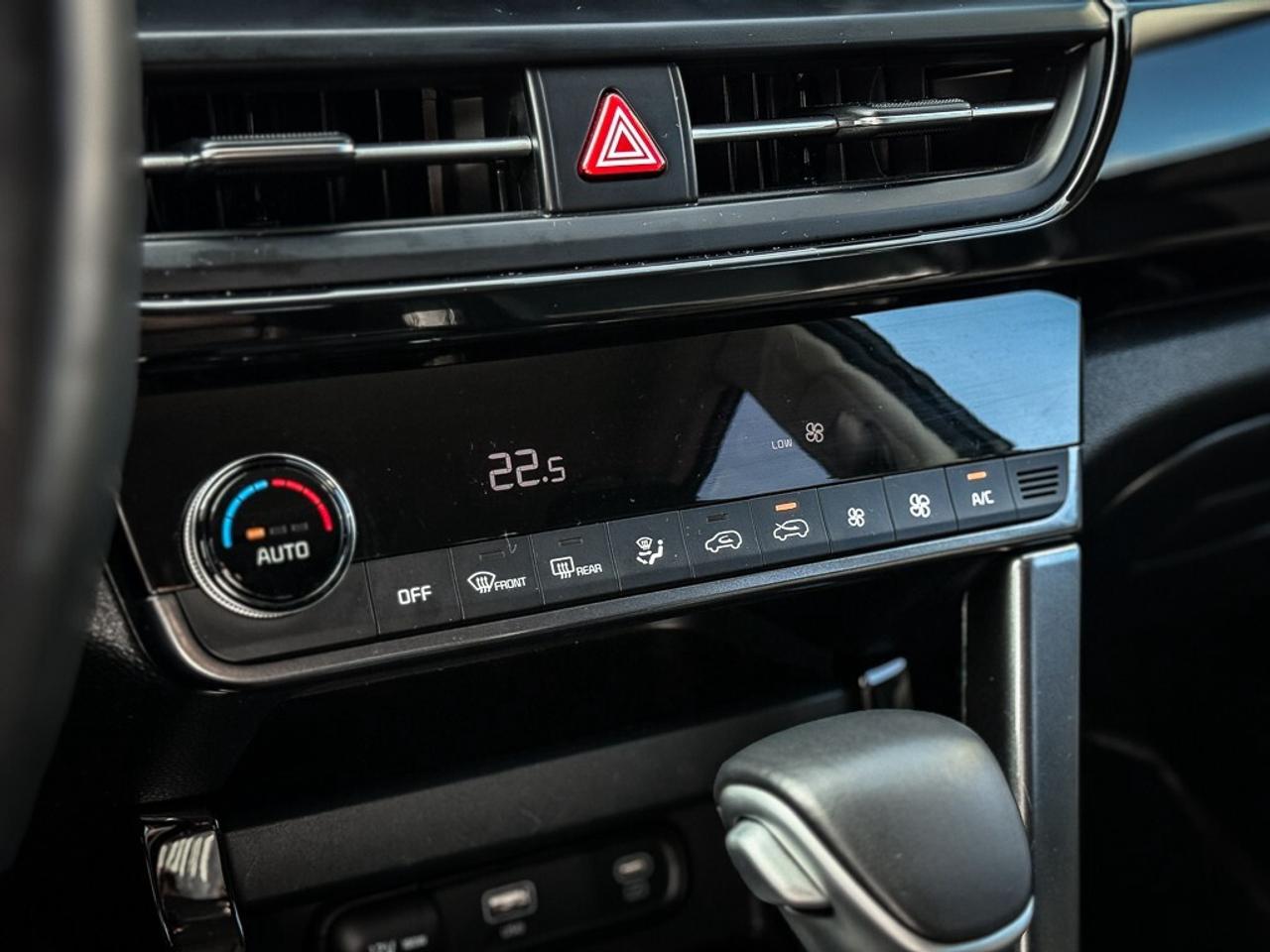 2024 Kia Seltos EX   CARPLAY   LANE KEEP   REMOTE START   HEATED S Photo