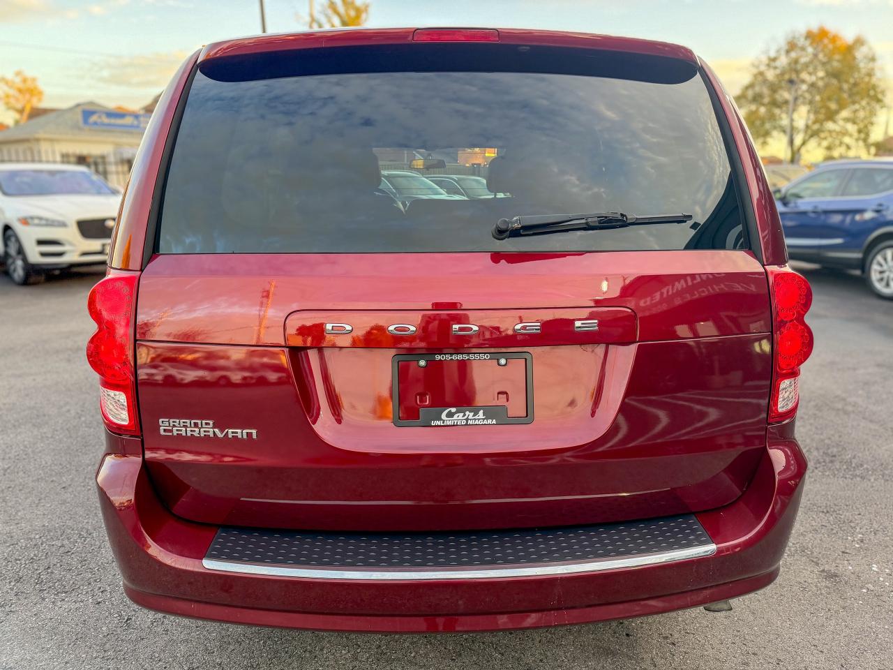 2017 Dodge Grand Caravan SXT Premium Plus/LOW KM/STOW"N GO/CAPTAIN CHAIRS Photo3