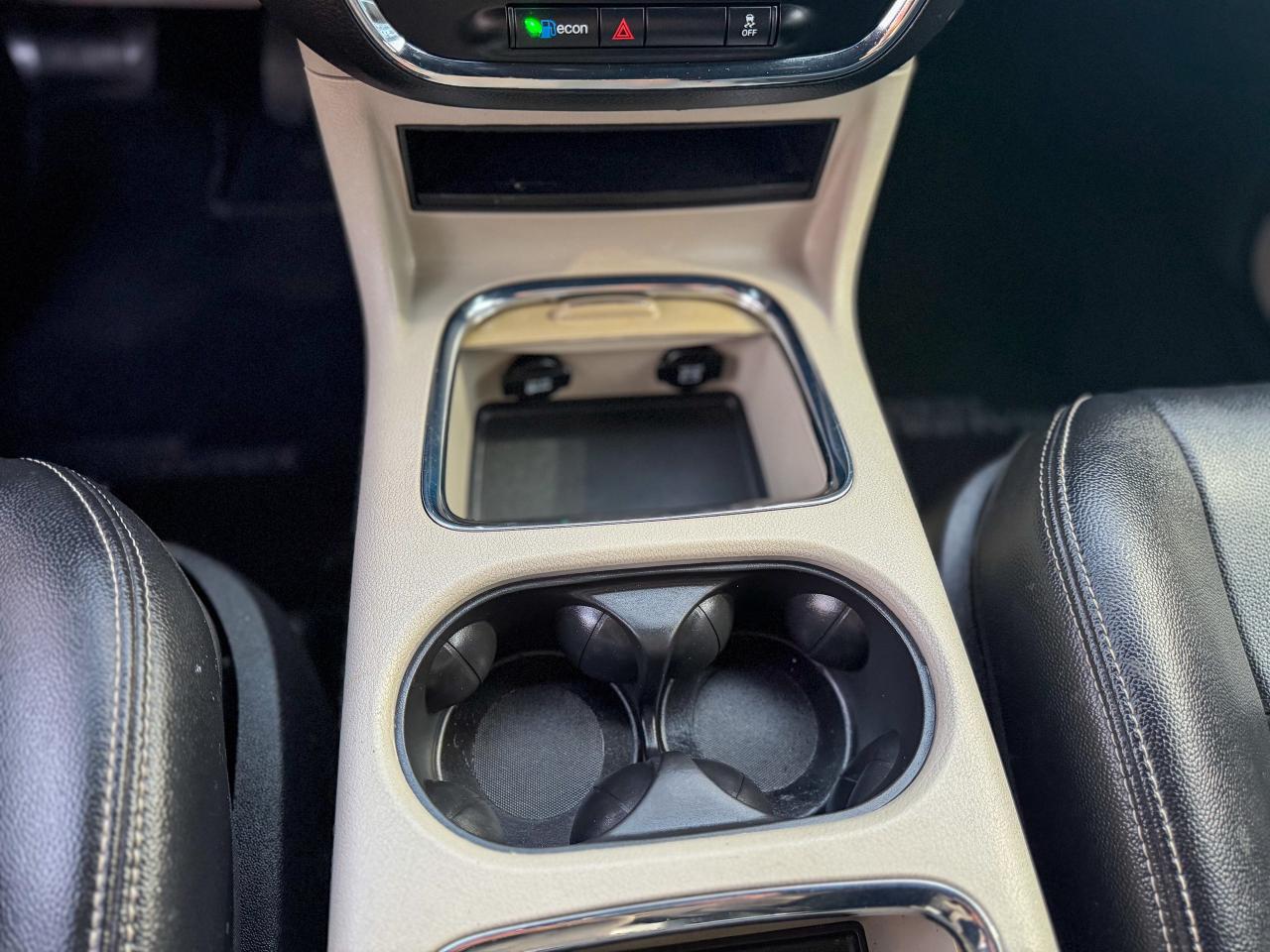 2017 Dodge Grand Caravan SXT Premium Plus/LOW KM/STOW"N GO/CAPTAIN CHAIRS Photo