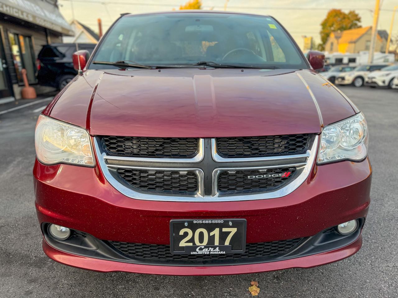 2017 Dodge Grand Caravan SXT Premium Plus/LOW KM/STOW"N GO/CAPTAIN CHAIRS Photo