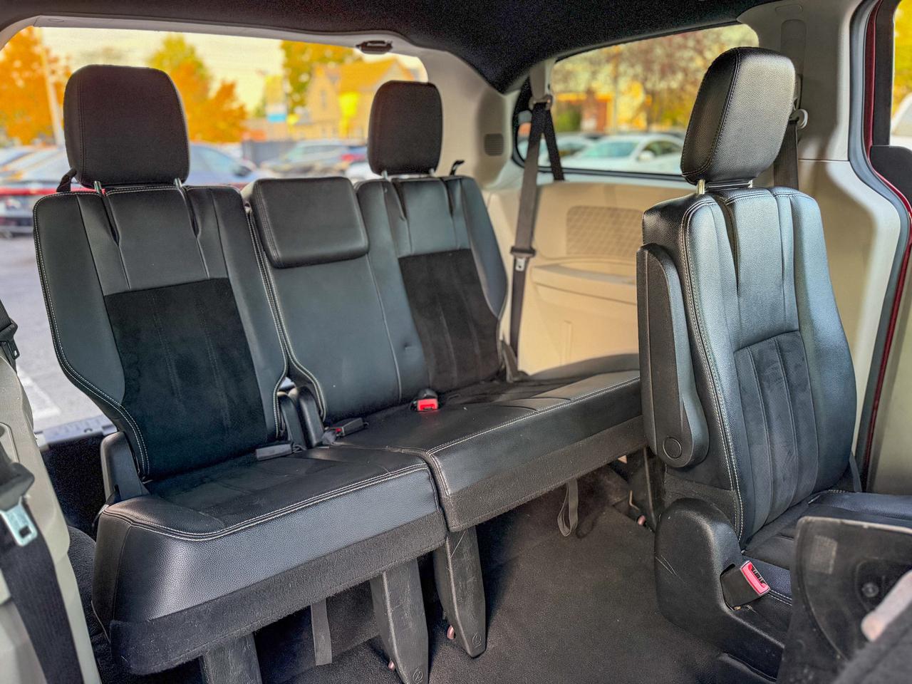 2017 Dodge Grand Caravan SXT Premium Plus/LOW KM/STOW"N GO/CAPTAIN CHAIRS Photo