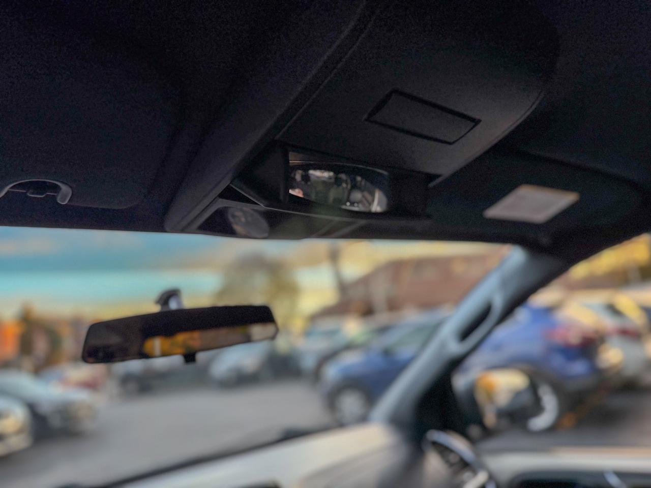 2017 Dodge Grand Caravan SXT Premium Plus/LOW KM/STOW"N GO/CAPTAIN CHAIRS Photo