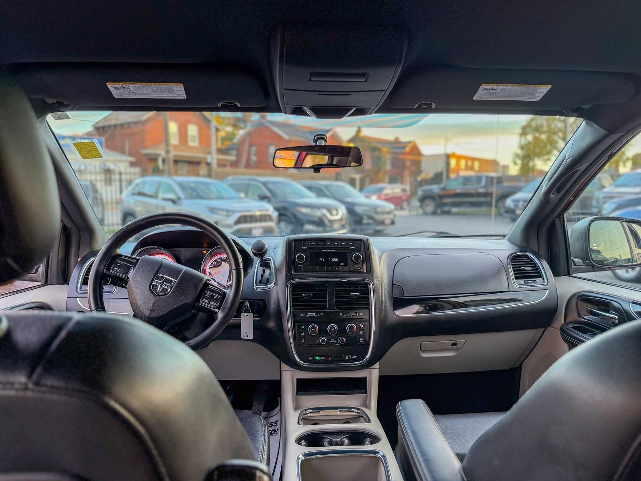 2017 Dodge Grand Caravan SXT Premium Plus/LOW KM/STOW"N GO/CAPTAIN CHAIRS Photo