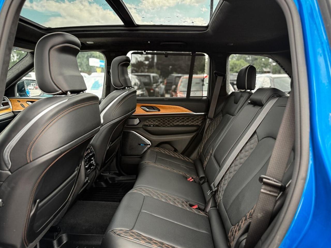 2023 Jeep Grand Cherokee Summit   RESERVE   PASS DISPLAY   PANO ROOF   MASS Photo