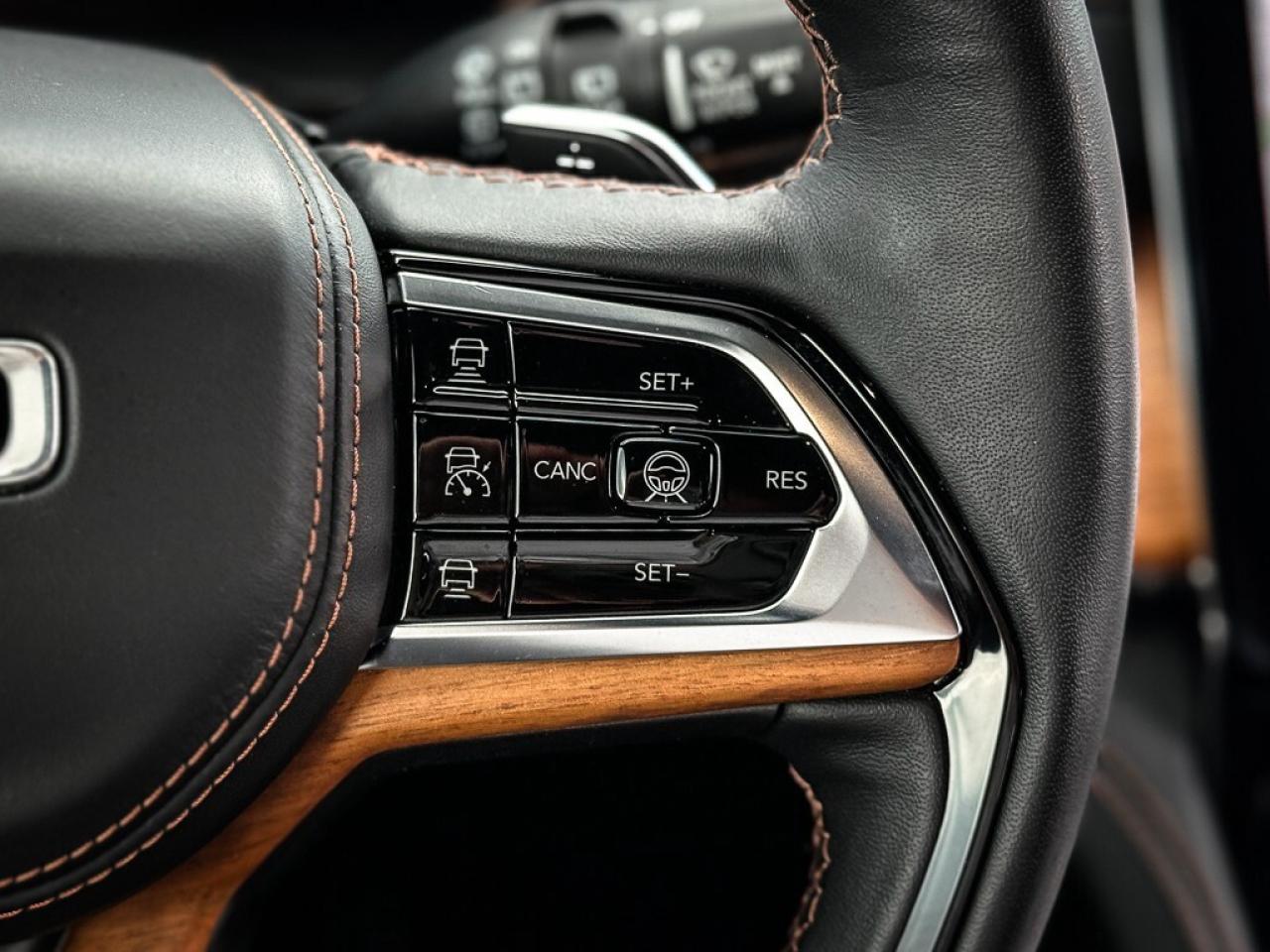 2023 Jeep Grand Cherokee Summit   RESERVE   PASS DISPLAY   PANO ROOF   MASS Photo