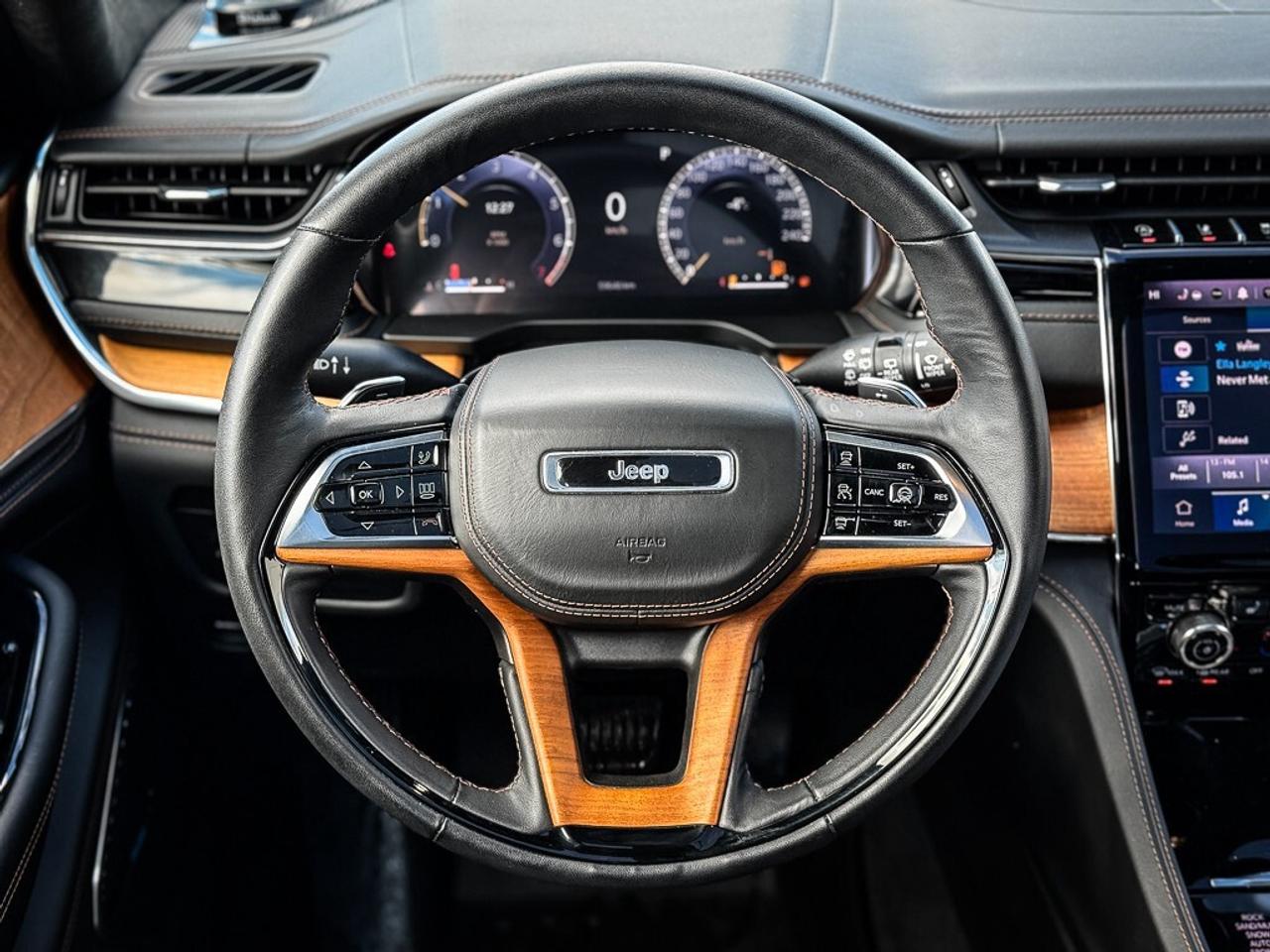 2023 Jeep Grand Cherokee Summit   RESERVE   PASS DISPLAY   PANO ROOF   MASS Photo