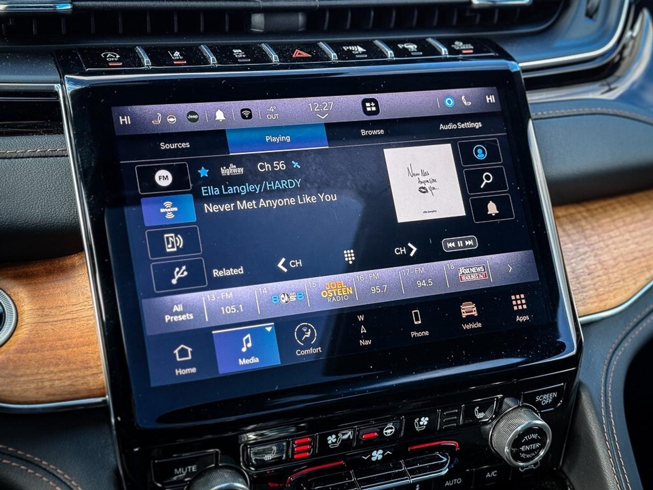 2023 Jeep Grand Cherokee Summit   RESERVE   PASS DISPLAY   PANO ROOF   MASS Photo