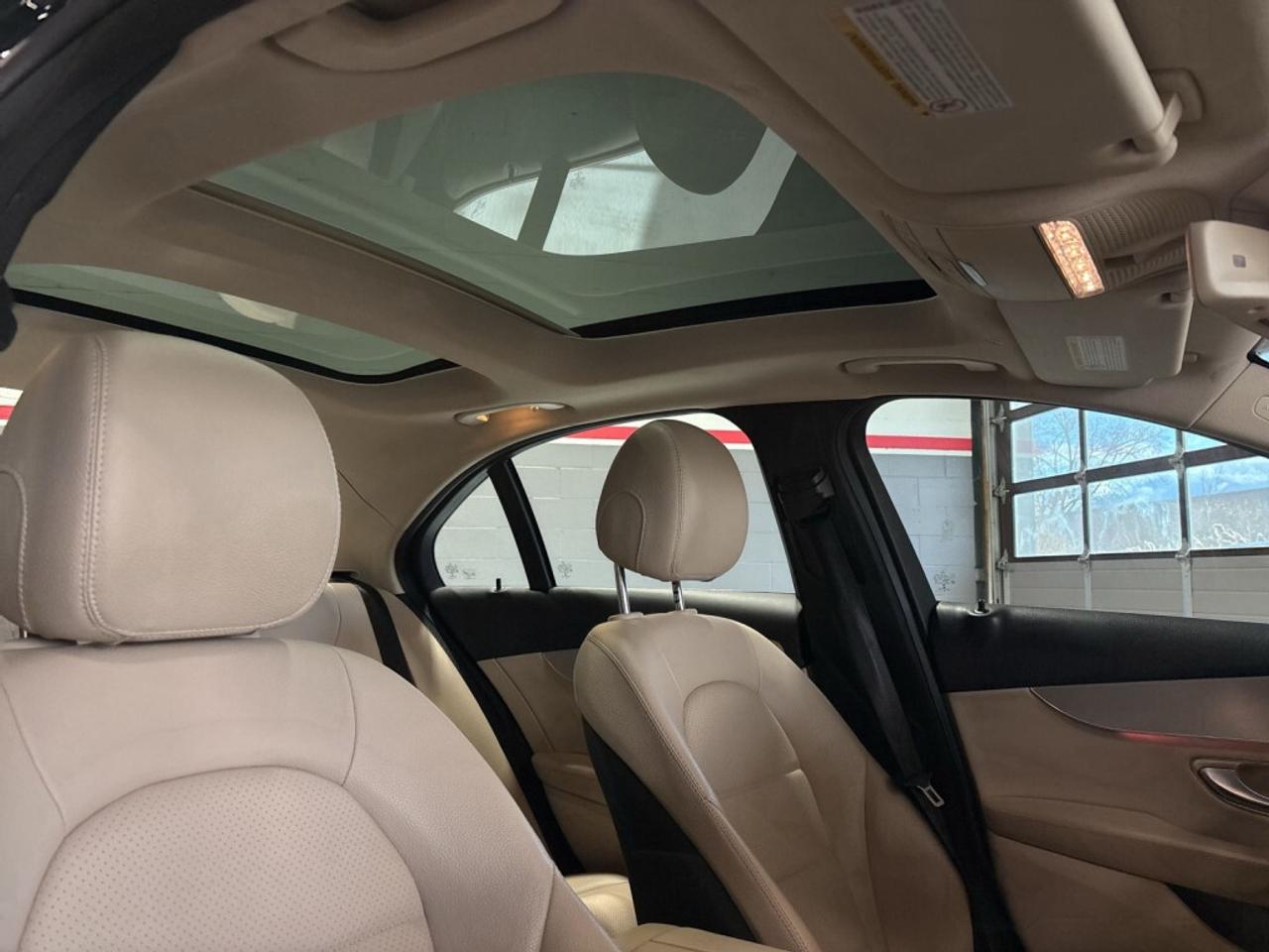 2019 Mercedes-Benz C-Class C 300 4MATIC / Most amazing Colour/ Must See ! / N Photo