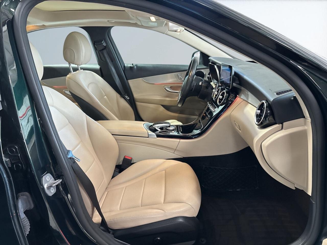 2019 Mercedes-Benz C-Class C 300 4MATIC / Most amazing Colour/ Must See ! / N Photo