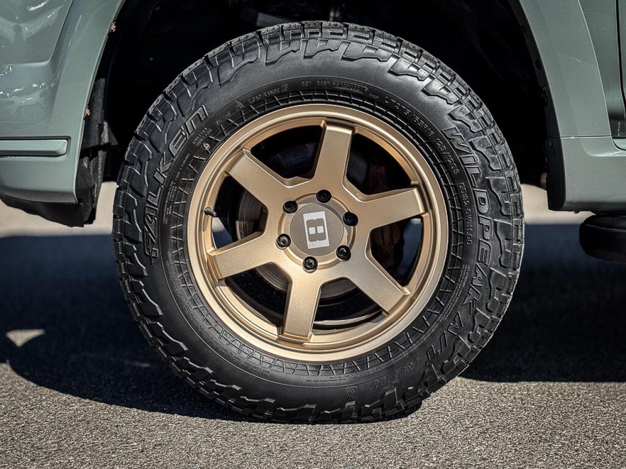 2022 Toyota 4Runner SR5   SUNROOF   HEATED SEATS   HITCH Photo