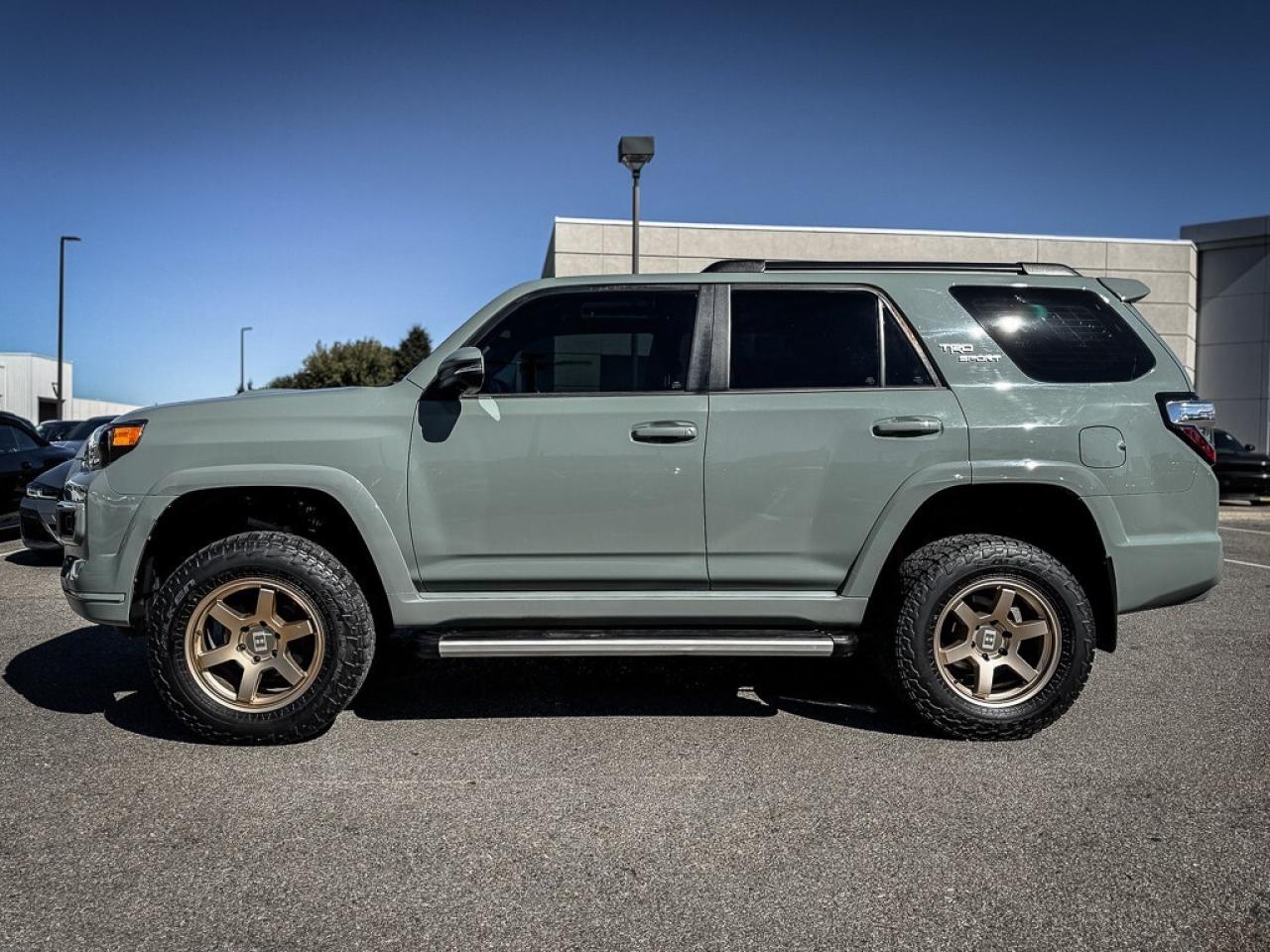 2022 Toyota 4Runner SR5   SUNROOF   HEATED SEATS   HITCH Photo