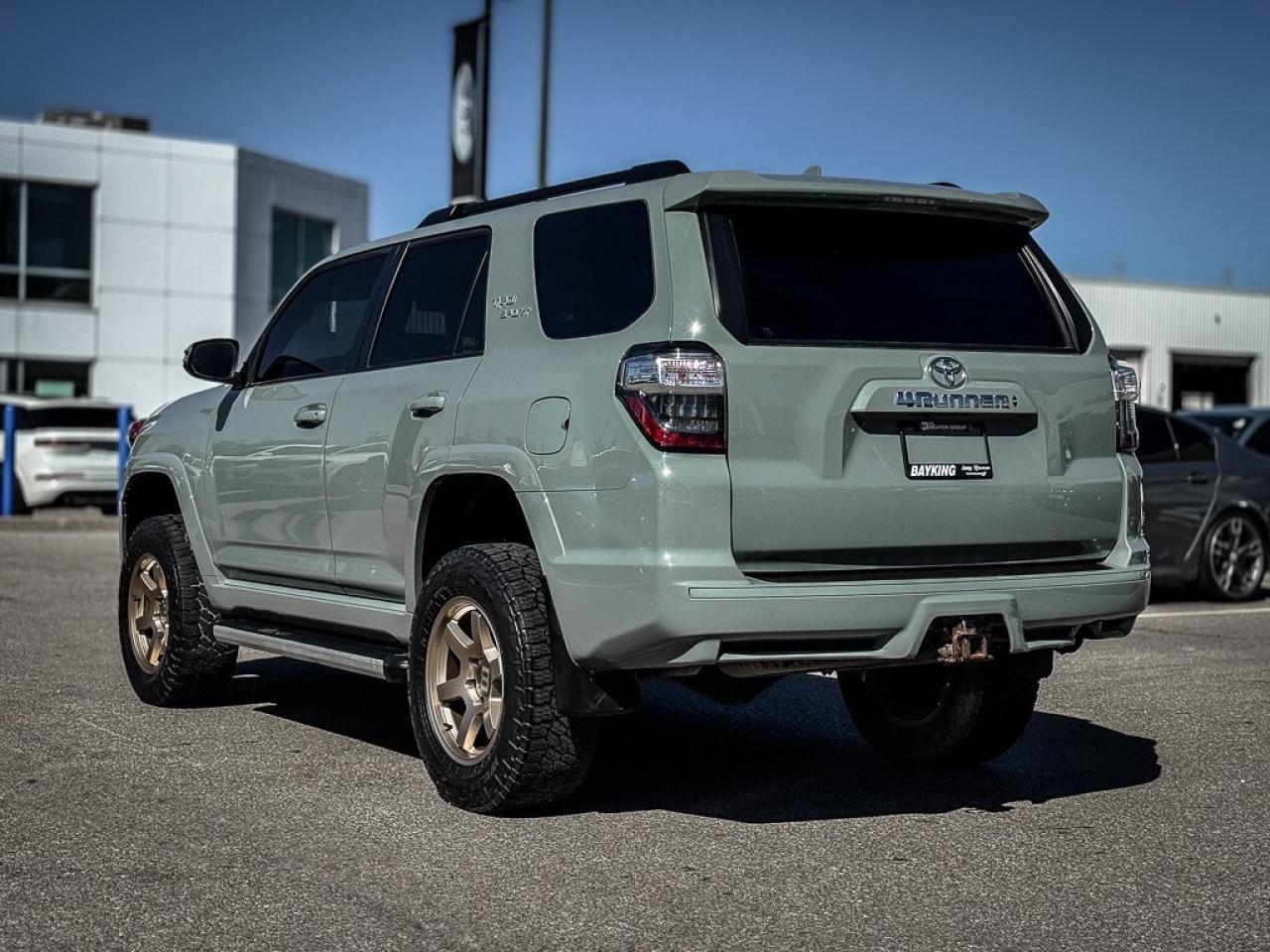 2022 Toyota 4Runner SR5   SUNROOF   HEATED SEATS   HITCH Photo