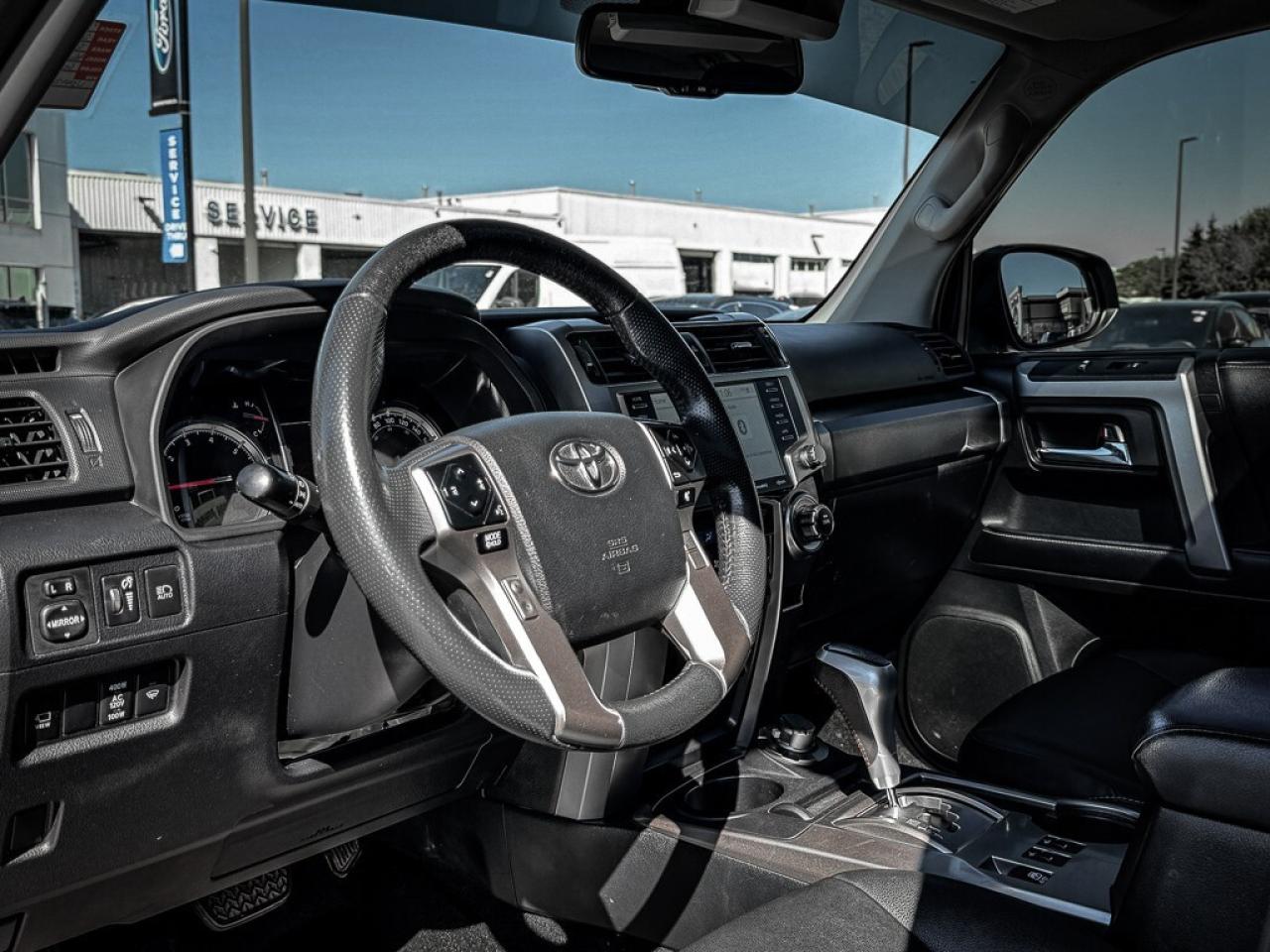 2022 Toyota 4Runner SR5   SUNROOF   HEATED SEATS   HITCH Photo