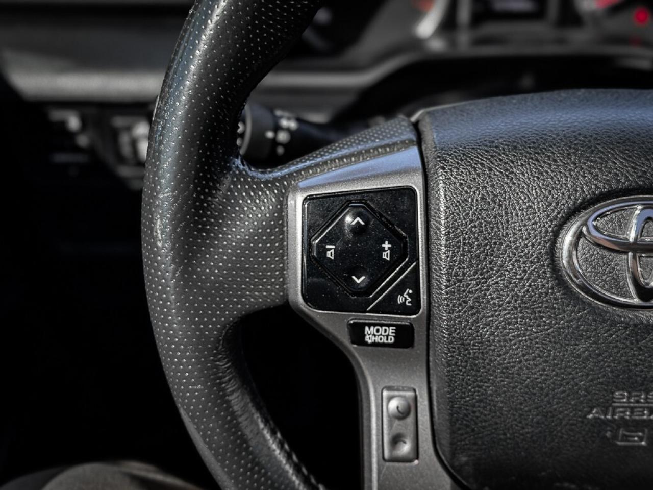 2022 Toyota 4Runner SR5   SUNROOF   HEATED SEATS   HITCH Photo