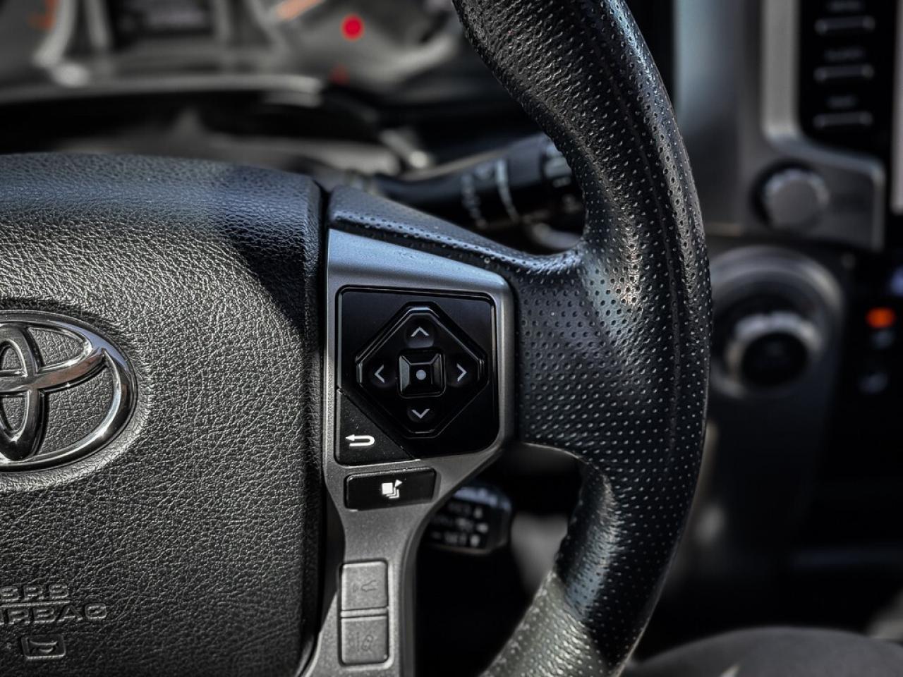 2022 Toyota 4Runner SR5   SUNROOF   HEATED SEATS   HITCH Photo