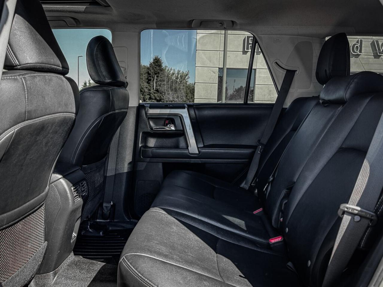 2022 Toyota 4Runner SR5   SUNROOF   HEATED SEATS   HITCH Photo