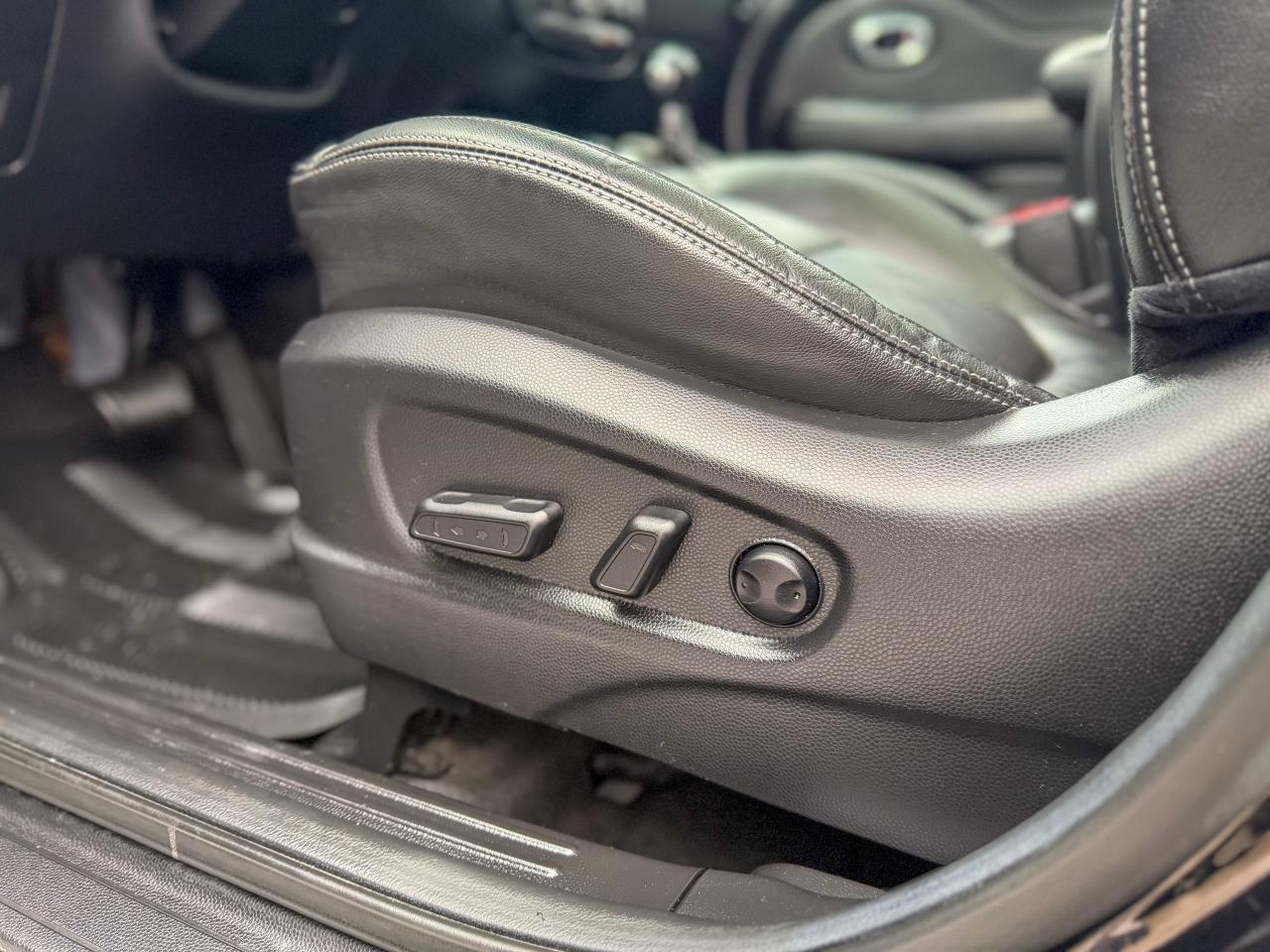 2018 Kia Soul EX Tech/NAVI/BSM/PANO/CAMERA/NO ACCIDENTS/LEATHER Photo