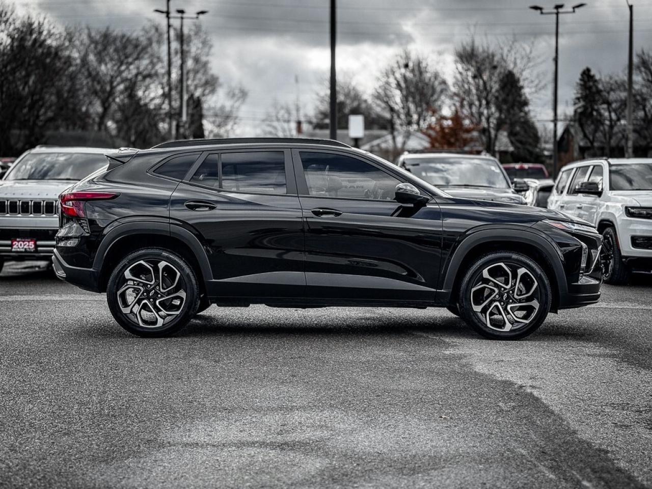 2025 Chevrolet Trax 2RS   REMOTE START   CARPLAY   HEATED SEATS Photo