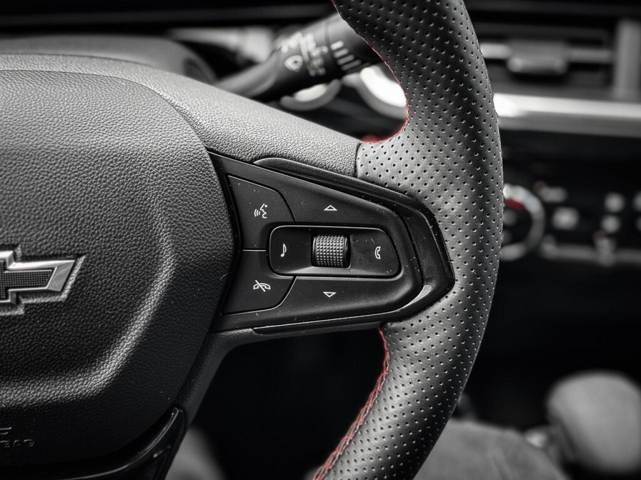 2025 Chevrolet Trax 2RS   REMOTE START   CARPLAY   HEATED SEATS Photo