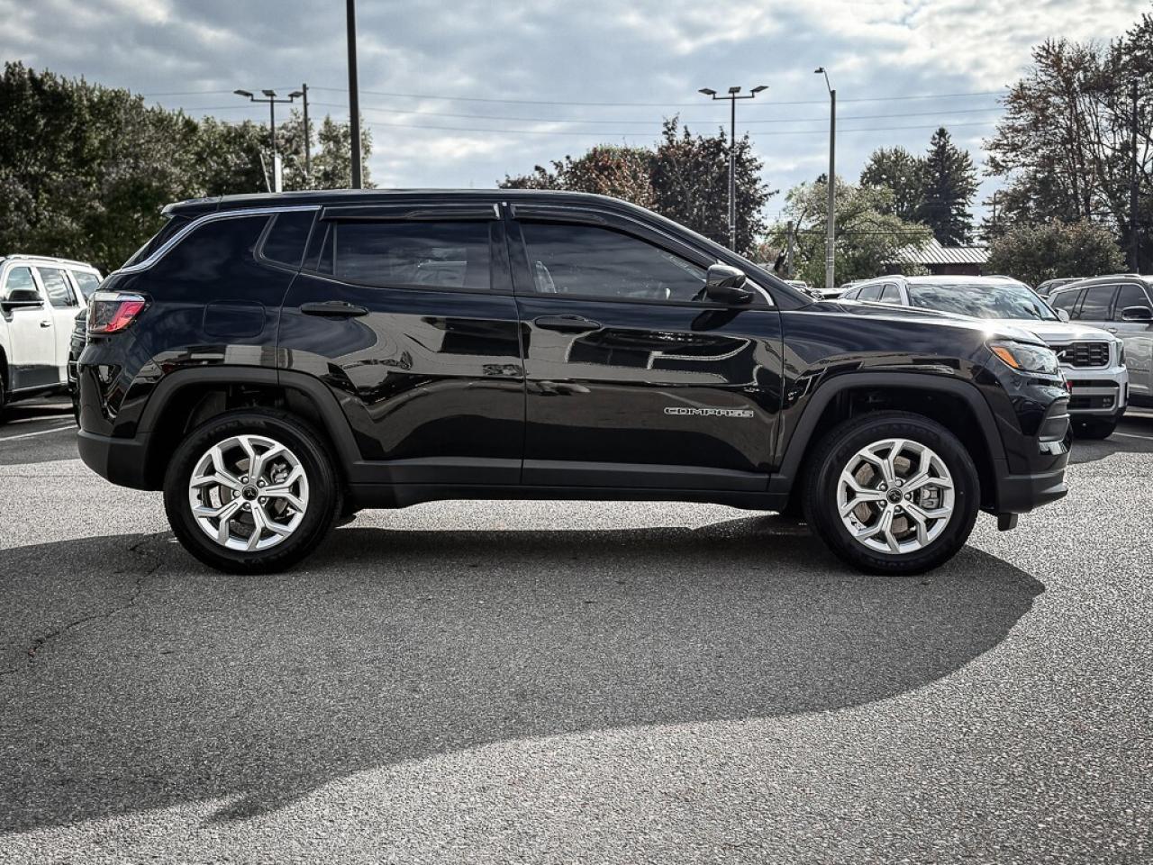 2025 Jeep Compass Sport   HEATED SEATS   LANE KEEP   CARPLAY Photo