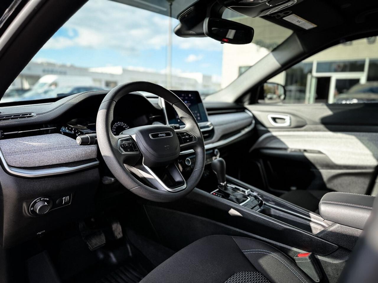 2025 Jeep Compass Sport   HEATED SEATS   LANE KEEP   CARPLAY Photo