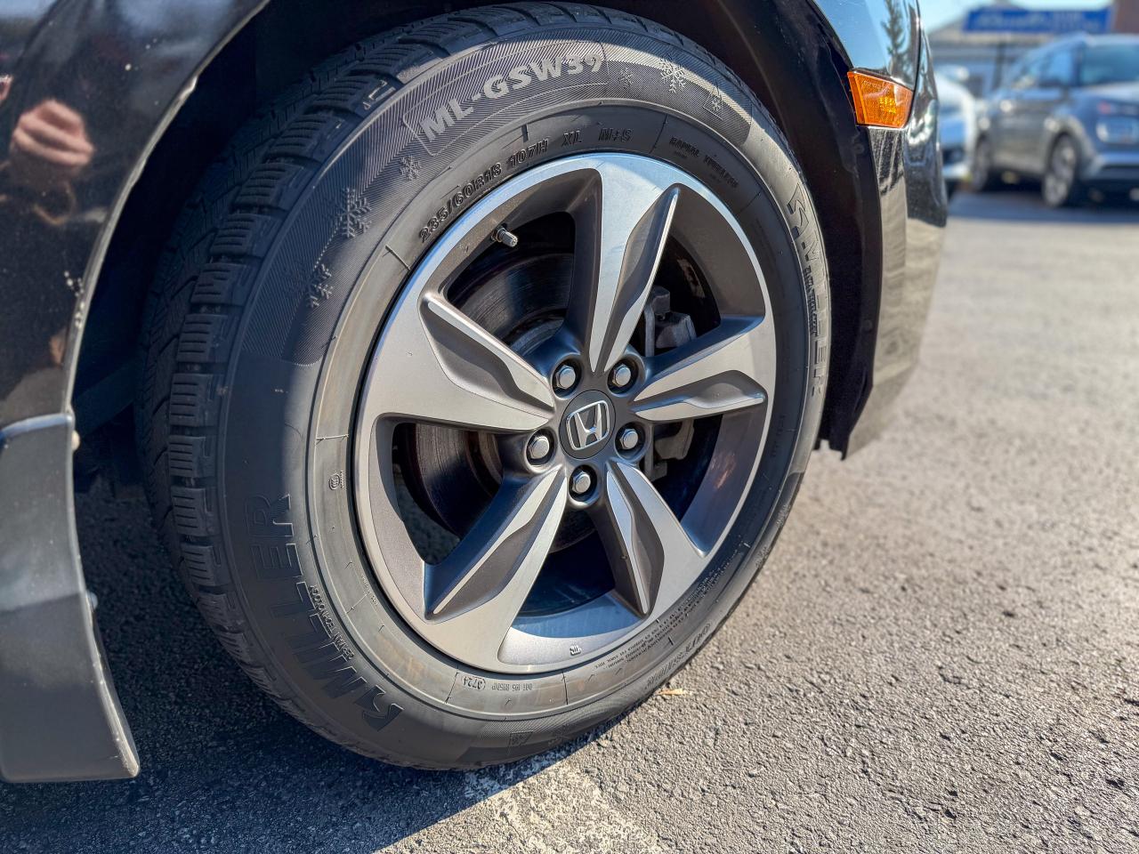 2019 Honda Odyssey EX/8 PASS/LOW KM/NO ACCIDENTS/CAMERA/REMOTE/ROOF Photo